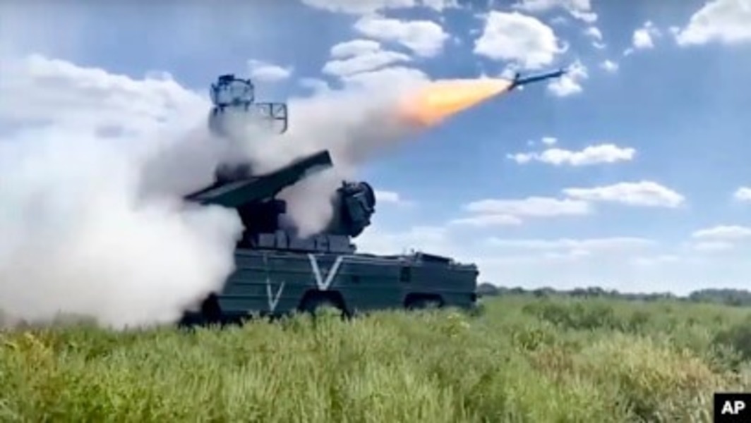 Russia Carries Out Massive Shelling Of Ukrainian Front-Line Cities ...