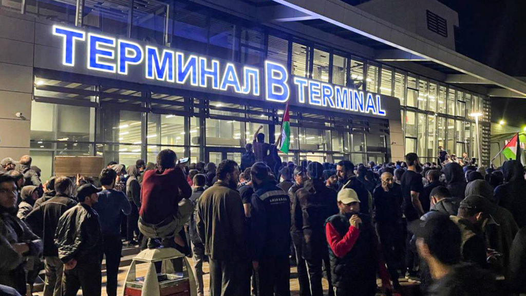 Russia blames antisemitic airport riot on Ukraine, West; US: It
